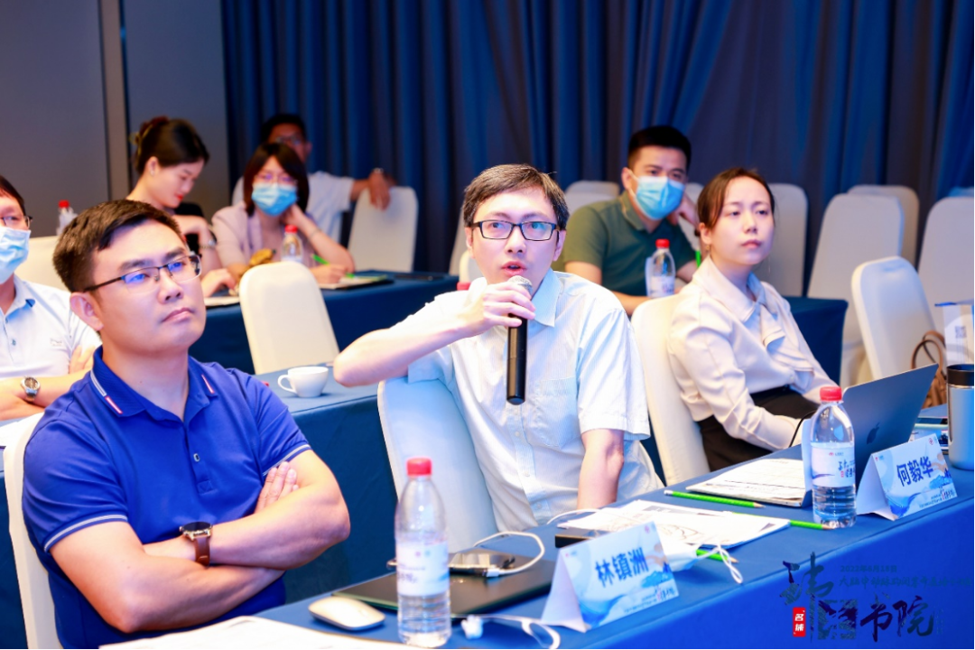 China has the highest rate of cerebrovascular disease in the world. Among them, ischemic stroke seriously threatens the lives and health of our citizens due to its high fatality rate, high disability rate, and high recurrence rate. Endovascular interventional treatment for middle cerebral artery occlusion has become an important treatment for stroke, and it is also a mountain that many cerebrovascular disease centers urgently need to climb. In order to improve the level of occlusion and opening of arteries in the middle of the brain in the field of neurological intervention, we will promote the development of interventional neurological diagnosis and treatment in our province. Led by Professor Pan Suyue and Professor Ji Zhong of Nanfang Hospital Stroke Center & Neurointerventional Training Center, it was co-planned with Xin Wei Medical“Weilai Academy - Opening Course on Middle Cerebral Artery Occlusion”It was also successfully held at Guangzhou Nanhu Holiday Hotel on June 18, 2022. The training course invited a number of well-known experts in neurological intervention, neuroimaging, neuroultrasound, etc. from inside and outside Guangdong Province to give lectures and guidance. Through various forms such as surgical techniques, strategy analysis, actual practice sharing, and case review, they shared their valuable experience in opening artery occlusion in the middle of the brain. Through in-depth discussions and exchanges in this training course, we brought new clinical ideas and surgical initiation techniques to our neurointerventional colleagues who participated in the training course. Professor Pan Suyue, director of the Department of Neurology at Nanfang Hospital, gave an opening speech to kick off this training course. Professor Pan Suyue and Mr. Yu Feng of Xin Wei Medical jointly held an unveiling ceremony for the “Weilai Academy - National Standardized Stroke Diagnosis and Treatment Training Center”. First half of academic teaching In the academic teaching of the training course...