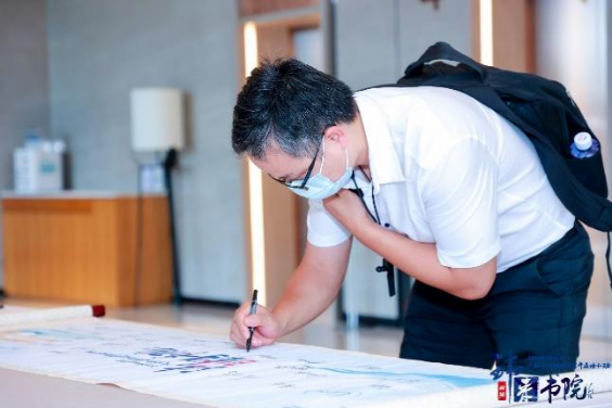 China has the highest rate of cerebrovascular disease in the world. Among them, ischemic stroke seriously threatens the lives and health of our citizens due to its high fatality rate, high disability rate, and high recurrence rate. Endovascular interventional treatment for middle cerebral artery occlusion has become an important treatment for stroke, and it is also a mountain that many cerebrovascular disease centers urgently need to climb. In order to improve the level of occlusion and opening of arteries in the middle of the brain in the field of neurological intervention, we will promote the development of interventional neurological diagnosis and treatment in our province. Led by Professor Pan Suyue and Professor Ji Zhong of Nanfang Hospital Stroke Center & Neurointerventional Training Center, it was co-planned with Xin Wei Medical“Weilai Academy - Opening Course on Middle Cerebral Artery Occlusion”It was also successfully held at Guangzhou Nanhu Holiday Hotel on June 18, 2022. The training course invited a number of well-known experts in neurological intervention, neuroimaging, neuroultrasound, etc. from inside and outside Guangdong Province to give lectures and guidance. Through various forms such as surgical techniques, strategy analysis, actual practice sharing, and case review, they shared their valuable experience in opening artery occlusion in the middle of the brain. Through in-depth discussions and exchanges in this training course, we brought new clinical ideas and surgical initiation techniques to our neurointerventional colleagues who participated in the training course. Professor Pan Suyue, director of the Department of Neurology at Nanfang Hospital, gave an opening speech to kick off this training course. Professor Pan Suyue and Mr. Yu Feng of Xin Wei Medical jointly held an unveiling ceremony for the “Weilai Academy - National Standardized Stroke Diagnosis and Treatment Training Center”. First half of academic teaching In the academic teaching of the training course...