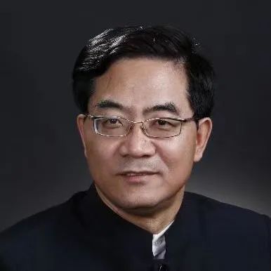 ✦2022年7月11日,啓明醫療自主研發的創新器械——經導管人工肺動脈瓣膜系統(TPVR)VenusP-Valve®獲中國國家藥品監督管理局(NMPA)批准上市,適用於嚴重肺動脈瓣反流(≥3+)的有自體右心室流出道的先心病術後患者。此次VenusP-Valve®獲批,成爲中國市場首個獲批上市的TPVR產品,是繼該產品在CE MDR獲批後的又一重大里程碑。✦✦ 作爲中國及歐洲首個獲批上市的自膨脹式TPVR產品,VenusP-Valve®具備顯著的臨床價值。其獨特的雙喇叭口設計,流出端的裸支架設計保障分支血流,穩定的多部位錨定特點,釋放簡便,植入前無需預先放置固定支架。瓣膜尺寸規格多,適用範圍廣,在臨床上可以滿足超過85%大尺寸肺動脈瓣膜患者的需求。此次上市申報,VenusP-Valve®採用接受境外臨床試驗途徑進行立卷受理,也即利用了歐洲臨床試驗數據進行註冊。今年4月,該產品已在CE MDR獲批上市,並進行了多次商業化使用;5月即獲FDA批准在美國進行兩例人道主義使用,並於6月順利完成首例使用。此外,VenusP-Valv...