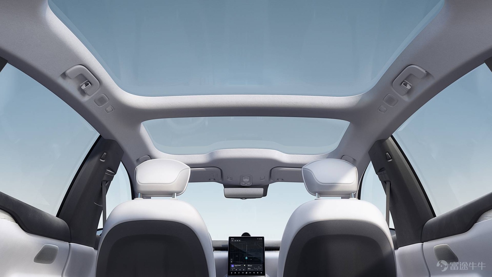 On April 19, the 2021 Shanghai Auto Show officially opened. We have once again moved the NIO Center to the Shanghai Auto Show site. 180 NIO user volunteers shared real car experiences and a pleasant lifestyle with the public at the auto show, conveying the vision of a blue sky.   At this year's auto show, NIO announced that within 3 years, it will deploy a total of 100 power exchange stations, 120 mobile charging vehicles, 500 supercharging stations, more than 2,000 supercharging stations, and more than 10,000 destination charging stations in the eight provinces and autonomous regions of Heilongjiang, Jilin, Liaoning, Inner Mongolia, Gansu, Qinghai, Ningxia, and Xinjiang. After the Power North plan is completed, there will be an average power exchange station or overcharging station for every 100 kilometers of highways in the above regions; prefecture-level cities will have an average of a high-quality charging and switching station for every 3 square kilometers; and the coverage rate of electricity resources in scenic spots above grade 4A will reach 95%. The Power North plan will greatly improve the charging experience of electric vehicle users in the northern region, bringing the vision of “wherever gasoline cars can go, electric vehicles can go” one step closer.  At the same time, NIO's smart electric flagship sedan ET7 debuted at the auto show and unveiled the actual car interior for the first time. The ET7 is equipped with NIO's latest autonomous driving technology NAD (NIO Autonomous Driving). Based on the NIO Aquila Ultra Sensing System and the NIO Adam Nio Supercomputing Platform, ET7 will gradually realize an easy and safe point-to-point autonomous driving experience in high-speed, urban, parking, and power-up scenarios...