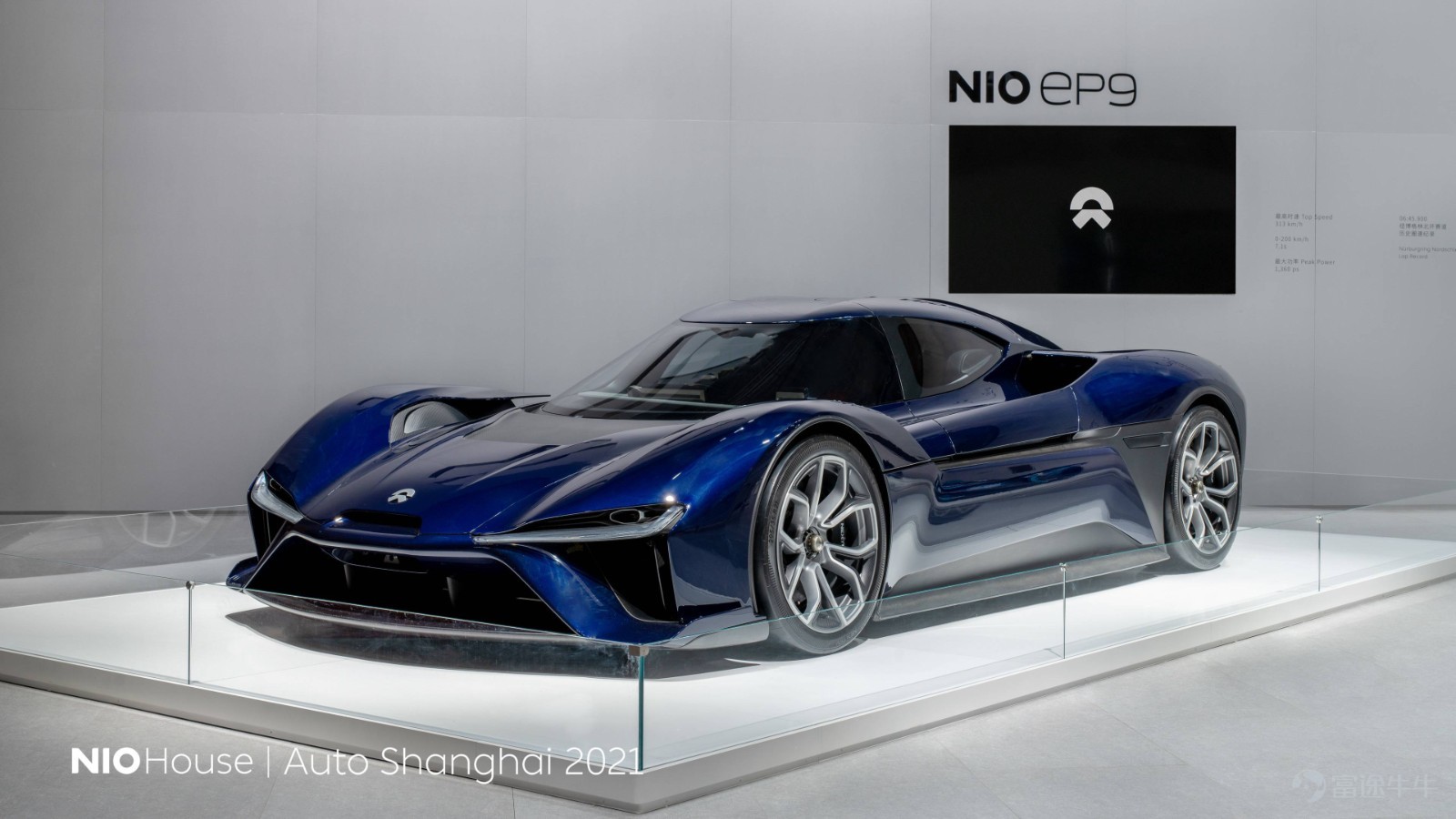 On April 19, the 2021 Shanghai Auto Show officially opened. We have once again moved the NIO Center to the Shanghai Auto Show site. 180 NIO user volunteers shared real car experiences and a pleasant lifestyle with the public at the auto show, conveying the vision of a blue sky.   At this year's auto show, NIO announced that within 3 years, it will deploy a total of 100 power exchange stations, 120 mobile charging vehicles, 500 supercharging stations, more than 2,000 supercharging stations, and more than 10,000 destination charging stations in the eight provinces and autonomous regions of Heilongjiang, Jilin, Liaoning, Inner Mongolia, Gansu, Qinghai, Ningxia, and Xinjiang. After the Power North plan is completed, there will be an average power exchange station or overcharging station for every 100 kilometers of highways in the above regions; prefecture-level cities will have an average of a high-quality charging and switching station for every 3 square kilometers; and the coverage rate of electricity resources in scenic spots above grade 4A will reach 95%. The Power North plan will greatly improve the charging experience of electric vehicle users in the northern region, bringing the vision of “wherever gasoline cars can go, electric vehicles can go” one step closer.  At the same time, NIO's smart electric flagship sedan ET7 debuted at the auto show and unveiled the actual car interior for the first time. The ET7 is equipped with NIO's latest autonomous driving technology NAD (NIO Autonomous Driving). Based on the NIO Aquila Ultra Sensing System and the NIO Adam Nio Supercomputing Platform, ET7 will gradually realize an easy and safe point-to-point autonomous driving experience in high-speed, urban, parking, and power-up scenarios...