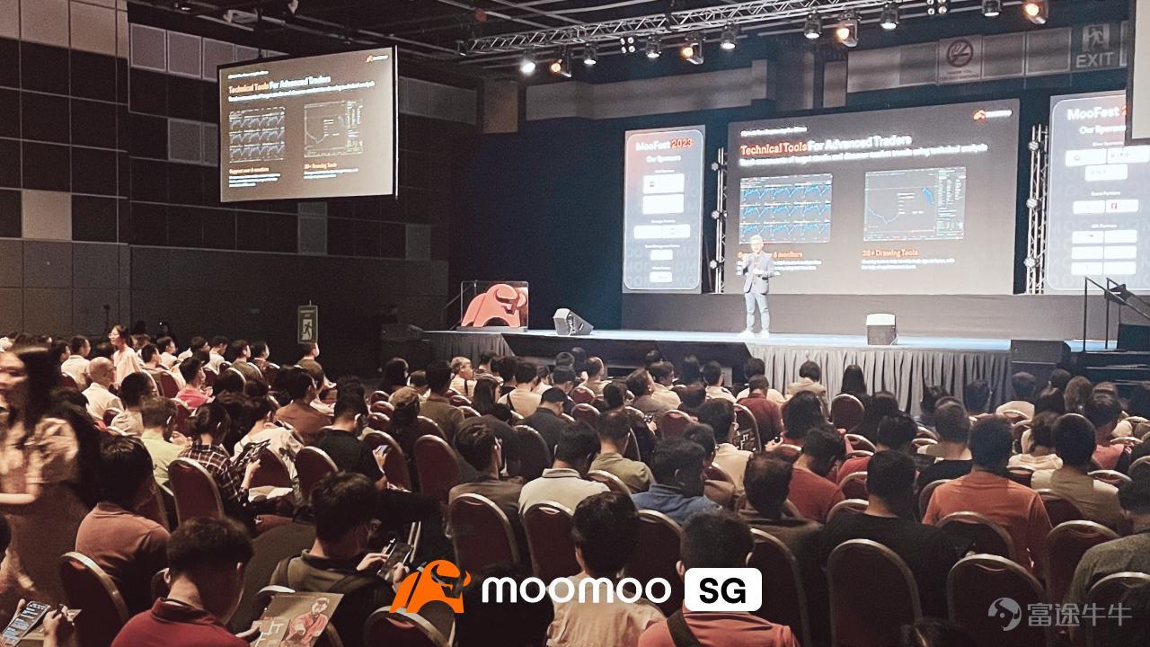 有人說，炒股是比暗戀還要孤獨的事。那麽，投資者需要的不僅僅是短期收益的狂歡，而是一個可以分享交流的平台，一個了解實時信息、提供專業功能的工具，或者是一套體系化、個性化的投教課程，常伴於投資旅程左右。在香港，如果問及富途牛牛，民眾一定不會陌生，擁有200多萬香港本地用戶的牛牛，已是香港人最為熟知的投資平台、陪伴最深的投資社區，而牛牛的IP週邊產品也成爲了股民爭相蒐集的吉祥物。 現在，富途控股集團海外獨立品牌moomoo，也正在成為更多國家的投資者優選投資平台，陪伴他們的投資旅程。 moomoo於2018年誕生在美國矽谷，為當地投資者提供專業級且易用的投資工具、行情與服務體驗。 秉承「成為有顯著影響力的全球金融服務平台」的願景，moomoo在5年的成長中逐漸雕刻出了更爲立體的品牌形象。 那麽，今天的moomoo去到了哪些市場、經歷過哪些故事、又收穫了什麽樣的認可？ 讓我們一起順著時間軸，看看過去5年間moomoo的成長： 當moomoo以加速成長的姿態站在全球投資者面前，在富途2023年Ｑ2業績會中，我們獲得了更多對moomoo的關注，同...