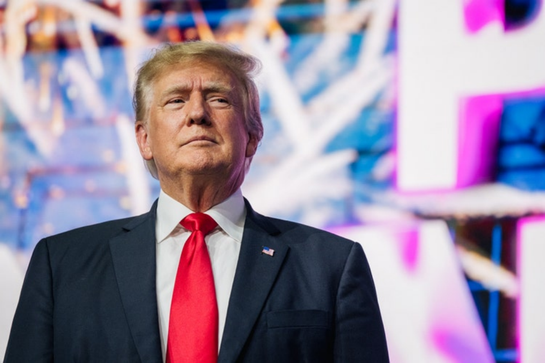 Trump's social media Truth Social was paralyzed as soon as it went public