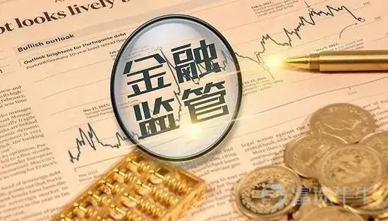 文|言財 言財 原創出品 不能讓股市淪爲大股東造假與圈錢的法外之地：1990年至今，印度股市本身就是個百倍股！！ 印度指數能漲幅超過百倍，經濟增長是根本驅動力，但投資者保護制度的合理設計卻是印度指數能長期走牛的根基。良好的投資者保護是基礎，這也是國內需要不斷學習與加強的地方，而不是讓股市淪爲大股東的圈錢之地。 在國內，上市公司進行造假的處罰着實太輕，以至於被投資者戲稱爲“罰酒三杯”，如果造假幾個億，罰款60萬，誰說不是笑話呢，這樣誰不會鋌而走險，反正就罰款60萬。 而我們先看看印度的監管與處罰：以上市公司財務造假爲例，在印度，上市公司的財務造假行爲受到嚴格的法律制裁。根據《公司法2013》（CA 2013）： 處罰範圍：涉及財務造假的任何官員或其他人都將面臨監禁和財務處罰。 刑罰和罰款量化：最低6個月至最高10年的監禁，對於涉及公衆的欺詐行爲，監禁時間至少爲3年。罰款額度爲涉案金額的100%至300%。 不可和解的罪行：公司欺詐被視爲刑事責任，是一種不可和解的罪行。 《洗錢防治法》（PMLA, 2002）：公司欺詐也被列入《洗錢防治法》下的...