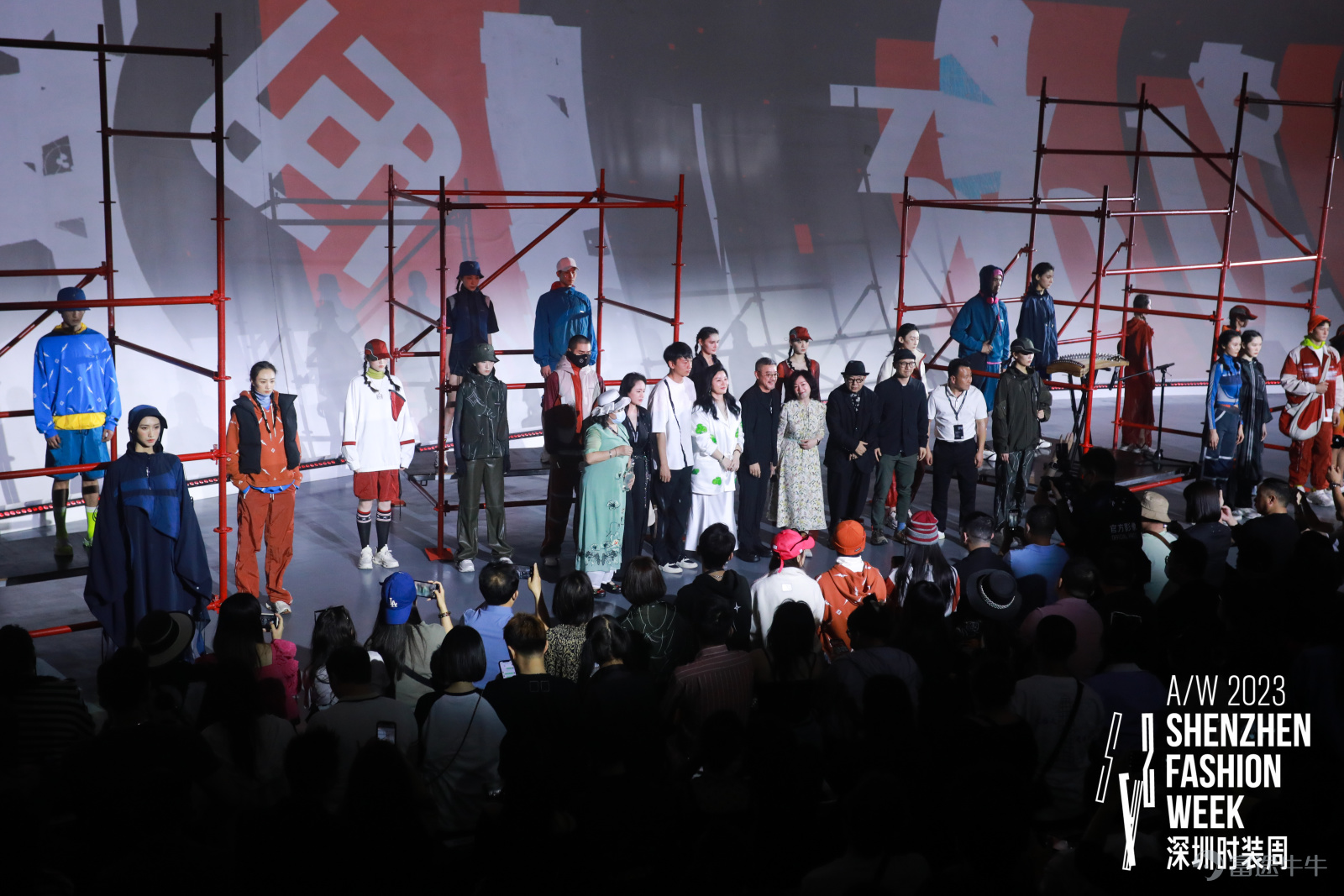 361° returns to Shenzhen Fashion Week to interpret thousands of years of Silk Road elegance with sports trends