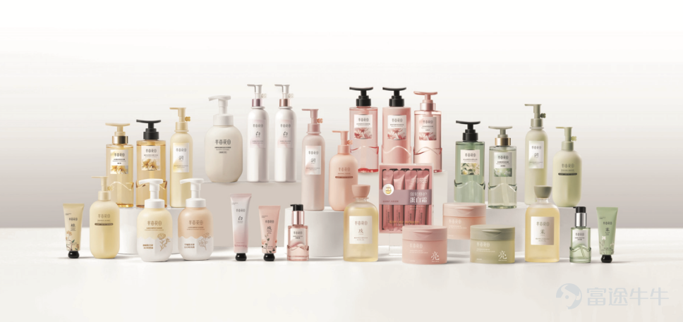 Based on 2024 retail sales, Half Mu Hua Tian is the leading domestic brand in body lotion, body scrubs, and facial cleansing mousses.    According to IPO early insights, Shandong Huawu Hall Cosmetics Co., Ltd. (the parent company of 'Half Mu Hua Tian,' hereinafter referred to as 'Half Mu Hua Tian') officially submitted its prospectus to the Hong Kong Stock Exchange on January 16, 2026, planning to list on the main board, with CITIC Securities acting as the exclusive sponsor.   This means that Half Mu Hua Tian could become the 'first Chinese domestic personal care stock in Hong Kong.'   Founded in 2010, Half Mu Hua Tian, as a Chinese skincare and personal care brand born in Jinan, Shandong, known as China's 'Rose Hometown,' has expanded from a single star product to a full-category matrix covering body, hair, and facial care, becoming one of the few domestic brands able to achieve leading positions across multiple categories in China’s skin and personal care market.According to Frost & Sullivan, based on 2024 retail sales, Half Mu Hua Tian is the top domestic brand in body lotion, body scrubs, and facial cleansing mousses.     Specifically looking at Half Acre Flower FieldA development path of 'core large单品leading, multi-category replication and expansion'：   In 2015, Half Mu Hua Tian launched its body scrub product line. As of September 30, 2025, it had sold approximately 37.7 million bottles cumulatively; the body lotion product line was introduced in 2012 and further enhanced by the whitening body lotion launched in 2023 and upgraded in 2024 and 2025. As of 2025...