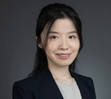 深度研究：香港ETF三大競爭格局，問答知多少 香港交易所買賣基金（ETF）市場的競爭格局，始終由市場結構深層塑造。歷史積澱、執行效率與監管變革，共同決定了發行人的差異化路徑。在此框架下： – 「先發優勢」是否總是決定性的？ – 資產規模最大的ETF是否總能憑藉費率取勝？ – 而當產品不再完全同質化時，競爭規則又會發生怎樣的變化？ 本文將通過三個互動問題，聚焦香港三大關鍵賽道——恒生指數、恒生科技指數及「60/40股票型ETF」，探討先發優勢、分銷網絡與監管紅利如何共同決定資金流向與產品生命力。 第一賽道：恒生指數追蹤ETF 01 在追蹤恒生指數的衆多ETF中，哪一隻基金的市場佔有率（或流動性）處於主導地位？ A. 恒生指數ETF （HS HSI ETF, 2833.HK） B. 盈富基金 （TraHK, 2800.HK） C. 安碩核心恒生指數ETF （iShares Core HSI ETF, 3115.HK） D. 南方恒指ETF （CSOP HSI ETF, 3037.HK） （答案：B） 恒生指數追蹤ETF長期維持由單一產品——盈富基...