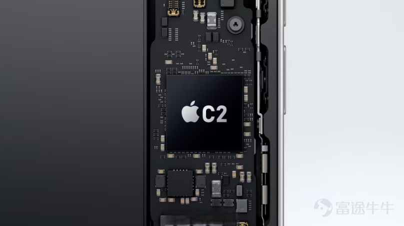 Introduction:Even though Qualcomm $Qualcomm (QCOM.US)$ has made significant progress in its AI transformation, investors do not view it as an 'AI concept stock'. Li Ping/Author  Lishi Business Review/Produced by 1 A stock price that is hard to salvage Since 2026, under the nearly frenzied siphoning effect of the AI industry, a global shortage crisis in memory chips has been brewing. This not only severely impacts key industries such as global consumer electronics, automobiles, and PCs but has also extended to the upstream chip sector of the smartphone industry. This has once again exposed Qualcomm, which has had a difficult year, to the 'memory chip price hike crisis'. Recently, institutions such as Goldman Sachs and Bernstein have successively published research reports downplaying Qualcomm's growth prospects. They noted that weakness in smartphones and loss of Apple orders could pose potential risks to the company. Among them, Bernstein, a top-tier global equity research institution, believes that with the intensification of cost pressures related to memory chips, rising product prices will have a 'significant negative impact' on global smartphone shipments. It also considers the current market consensus on Qualcomm's earnings expectations to be 'significantly overestimated'. The sluggish global demand for smartphones has become one of the main reasons institutions are bearish on Qualcomm. On April 10, a report released by market research firm CounterPoint Research showed that, affected by DRAM and NAND shortages and geopolitical tensions in the Middle East, the global smart...