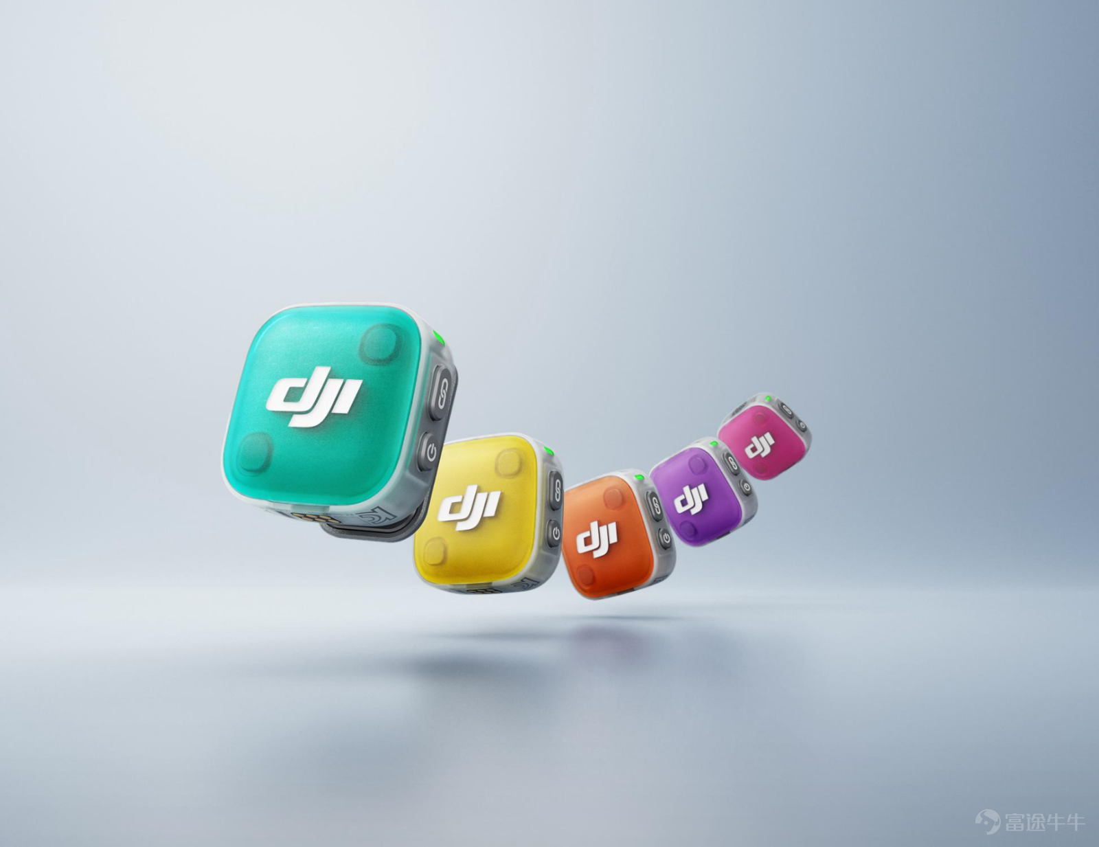 2026年4月21日，大疆（DJI）在深圳正式發佈兩款新品：手持手機穩定器DJI Osmo Mobile 8P及迷你無線麥克風DJI Mic Mini 2。這兩款產品的前代也算是雷科技（ID：leitech）的「老朋友」了，不少視頻和展會報道都是用它們拍攝的，那麼作爲新一代產品，它們與上一代又有什麼不同呢？ 首先來Osmo Mobile 8P，而大疆這款新的核心就在於其標配了「分體式遙控器」，解決了過往單人遠距離拍攝場景中，創作者通常需要反覆折返主機所在位置以確認構圖與焦點的痛點。 圖源：大疆 Osmo Mobile 8P允許用戶在距離雲臺 10 米內，直接通過遙控器控制拍攝模式、雲臺參數、構圖甚至補光燈色溫。不僅如此，通過手機或追蹤模塊拍攝的畫面可直接投屏至該遙控器的屏幕， 讓拍攝者可以時刻留意自己的畫面內容。 圖源：大疆 某種程度上來說，這個設計本質上是將傳統「監視器」與「控制器」微縮並剝離雲臺主機，同時藉助大疆在圖傳領域的技術，爲拍攝者提供低延遲且長距離的便捷拍攝支持，估計光憑這點就能讓很多人心動了。 圖源：大疆 基礎硬...