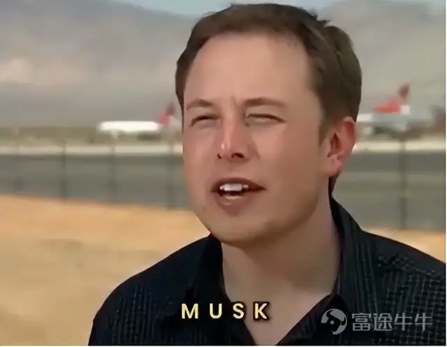 “很难相信一家最初在埃尔塞贡多一个仓库里起家的小公司现在竟然要上市了。” 当地时间6月12日上午,马斯克在美国德克萨斯州的SpaceX基地Starbase发表演讲。 舞台上的他身穿黑色皮夹克,笑容灿烂,同时也颇为感慨。 “我当时觉得SpaceX成功的几率不到10%。我跟别人说过,‘听着,我们很可能会失败,但你知道,我们应该试一试,因为如果我们不试,如果没有新的公司进入太空,我们就永远无法成为真正意义上的太空文明。’” 与此同时,SpaceX总裁格温·肖特韦尔(Gwynne Shotwell)在纽约敲响了纳斯达克的开市钟。 实际上,这并不算是马斯克苦苦期盼的时刻,在很多年里,他并不想让SpaceX上市。 特斯拉上市后,他长期面对季度业绩压力、做空者、股价波动和监管审查。2018年,他曾公开考虑将特斯拉私有化;2022年收购Twitter后,也很快把这家公司变成私人公司。 对他来说,公开市场能带来资金和流动性,也会带来持续审查、短期压力和对管理节奏的干扰。 这家公司创立于2002年。最早的时候,SpaceX只有很小的团队,办公室在洛...