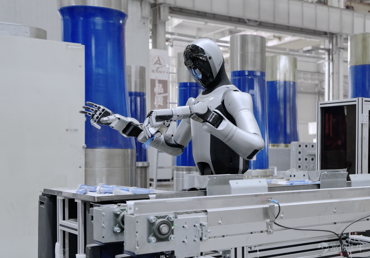 One is a strongly rising 'first humanoid robot stock,' the other is an international giant selling 4 million vehicles annually. Their partnership has completed a romantic cross-time dialogue. On April 7, Ubtech Robotics and Honda Trading signed a strategic cooperation agreement. The two parties will collaborate on the application research, scenario validation, and model exploration of intelligent solutions such as humanoid robots and unmanned logistics vehicles.$UBTECH ROBOTICS (09880.HK)$ Ubtech Robotics was founded in 2009. That year, founder Zhou Jian first encountered Honda's bipedal humanoid robot ASIMO at an exhibition in Japan. However, the reception staff’s arrogant attitude ignited his dream to 'build China's own humanoid robot.' Seventeen years later, Honda's ASIMO had long ceased development, while Ubtech Robotics’ industrial humanoid robots are now being promoted for application. This time, it was Honda visiting Ubtech Robotics' home turf. For China’s humanoid robotics industry, this is not only an inspiring overseas journey of a Chinese technology company but also a ceremony of role transformation. From an awestruck observer to a partner walking side by side, this long road of catching up took Zhou Jian and Ubtech Robotics 17 years. A pursuer of light becomes the source of light Zhou Jian's connection with Honda began with a life-changing encounter. In 2009, at a technology expo in Japan, Zhou Jian first encountered ASIMO, the most advanced humanoid robot in the world at that time developed by Honda. It was capable of walking on two legs...